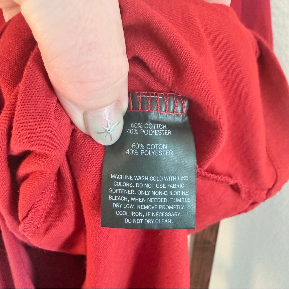 New Era Women’s Red Yokohama Tires Crewneck Tee Size Large - Picture 6 of 6